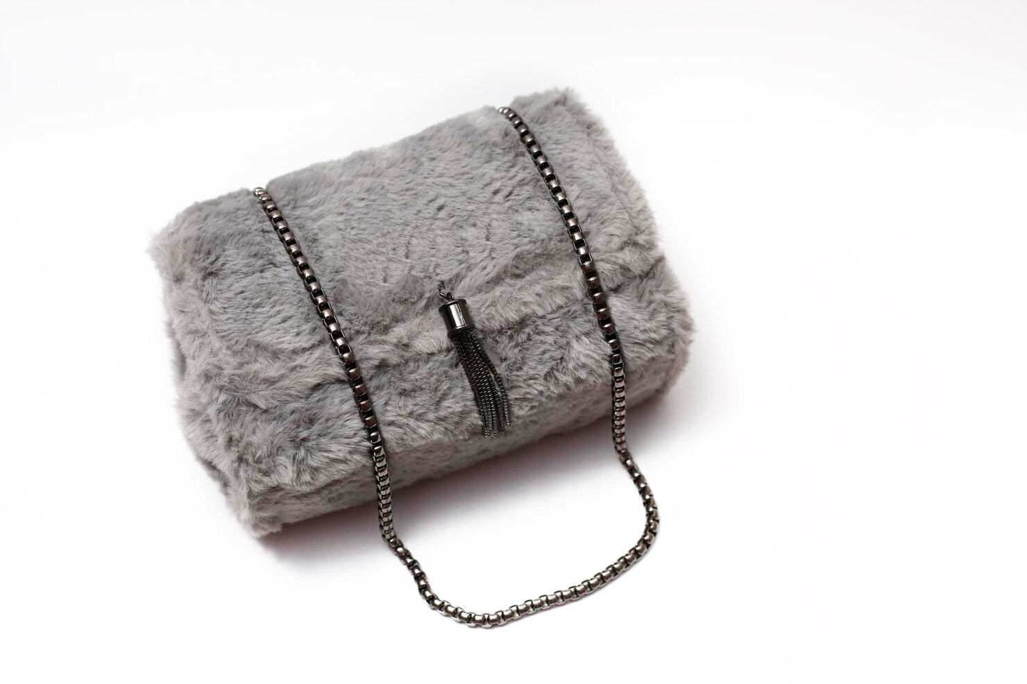 Handbag selection and styling